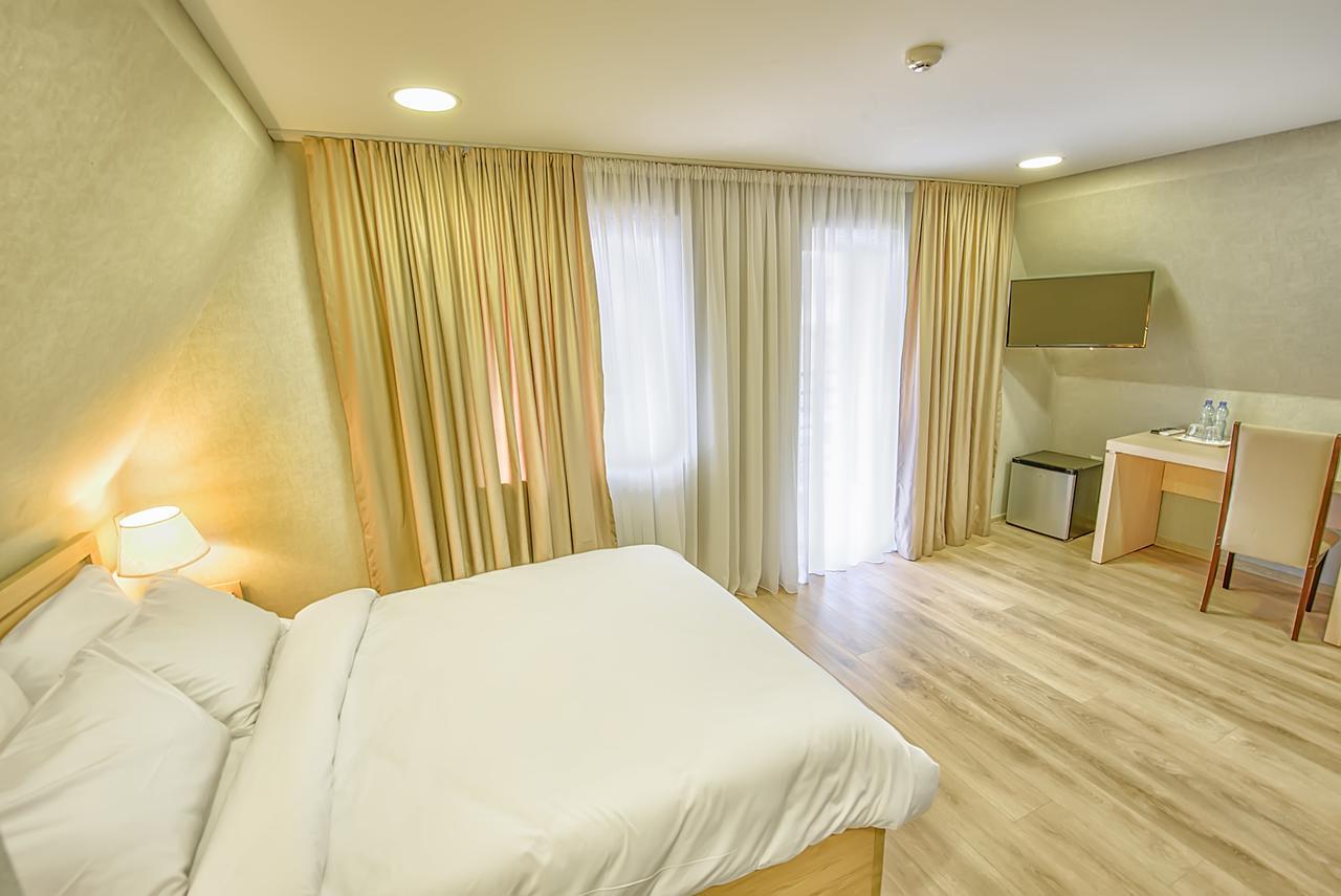 Green Corner Hotel Tiflis Exterior foto